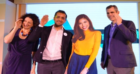 In photo are Aliza Knox, Twitter VP Online Sales – APAC and LATAM, Rishi Jaitly, Twitter Vice President – Media, Asia Pacific & Middle East, a life-sized standee of Maine Mendoza of #AlDub-fame, and Richard Alfonsi, Twitter VP for Global Online Sales.