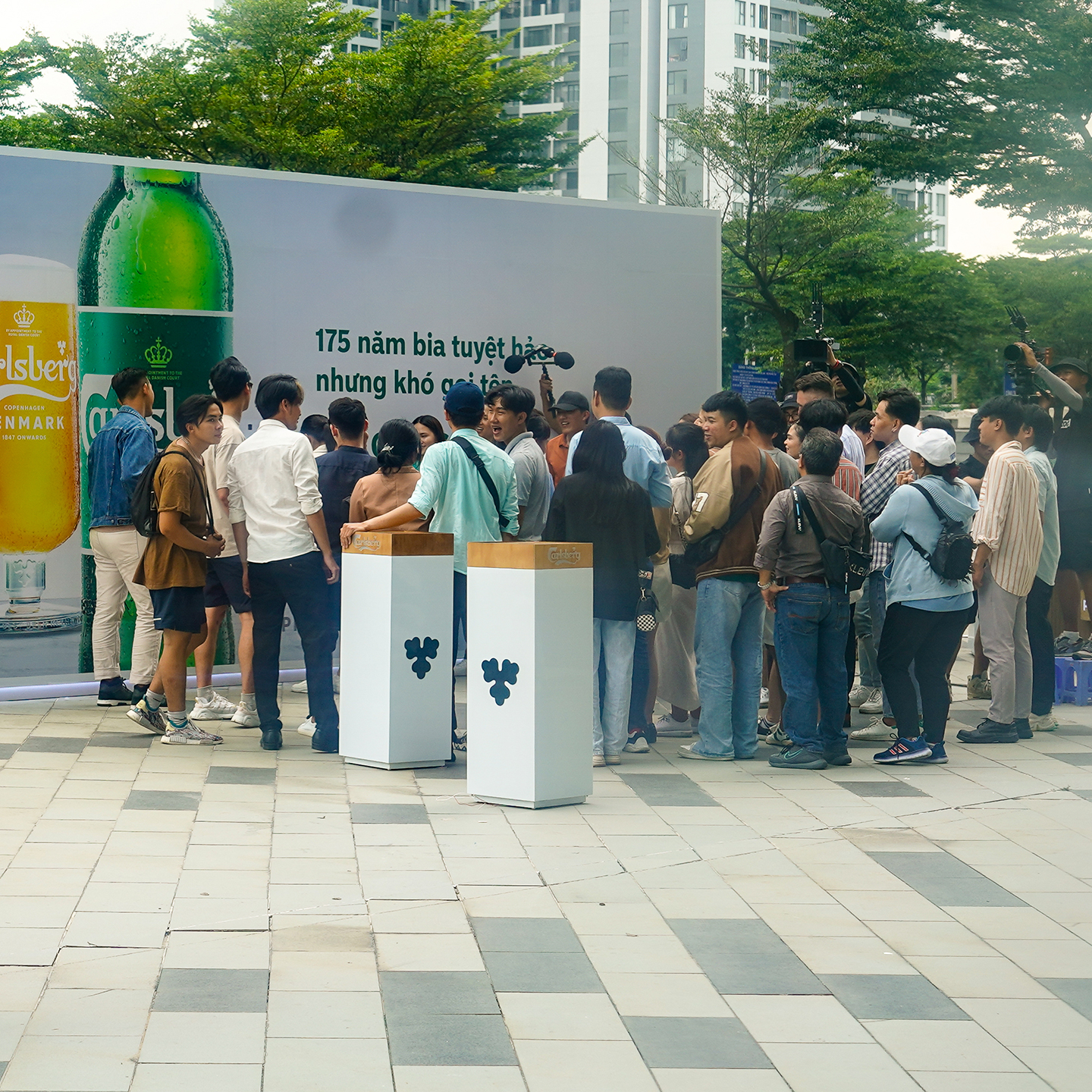 Happiness Saigon introduces Carlsberg in Vietnam by rewarding correct