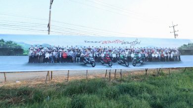 Thailand Largest Family Portrait hero